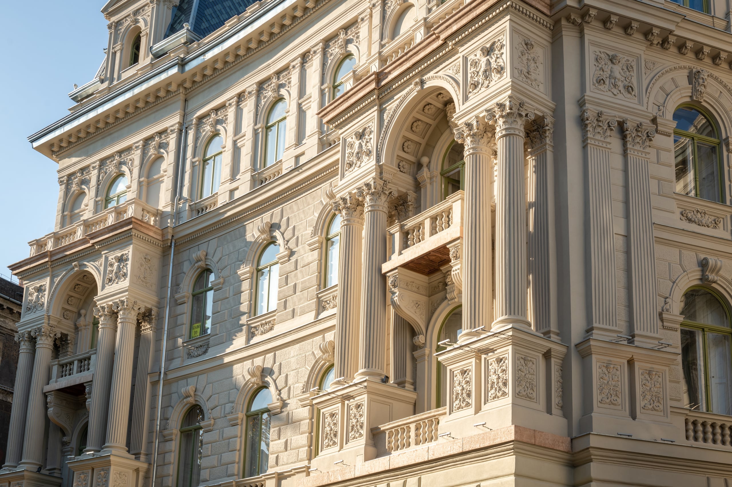 Hübner Udvar - Staircase detail