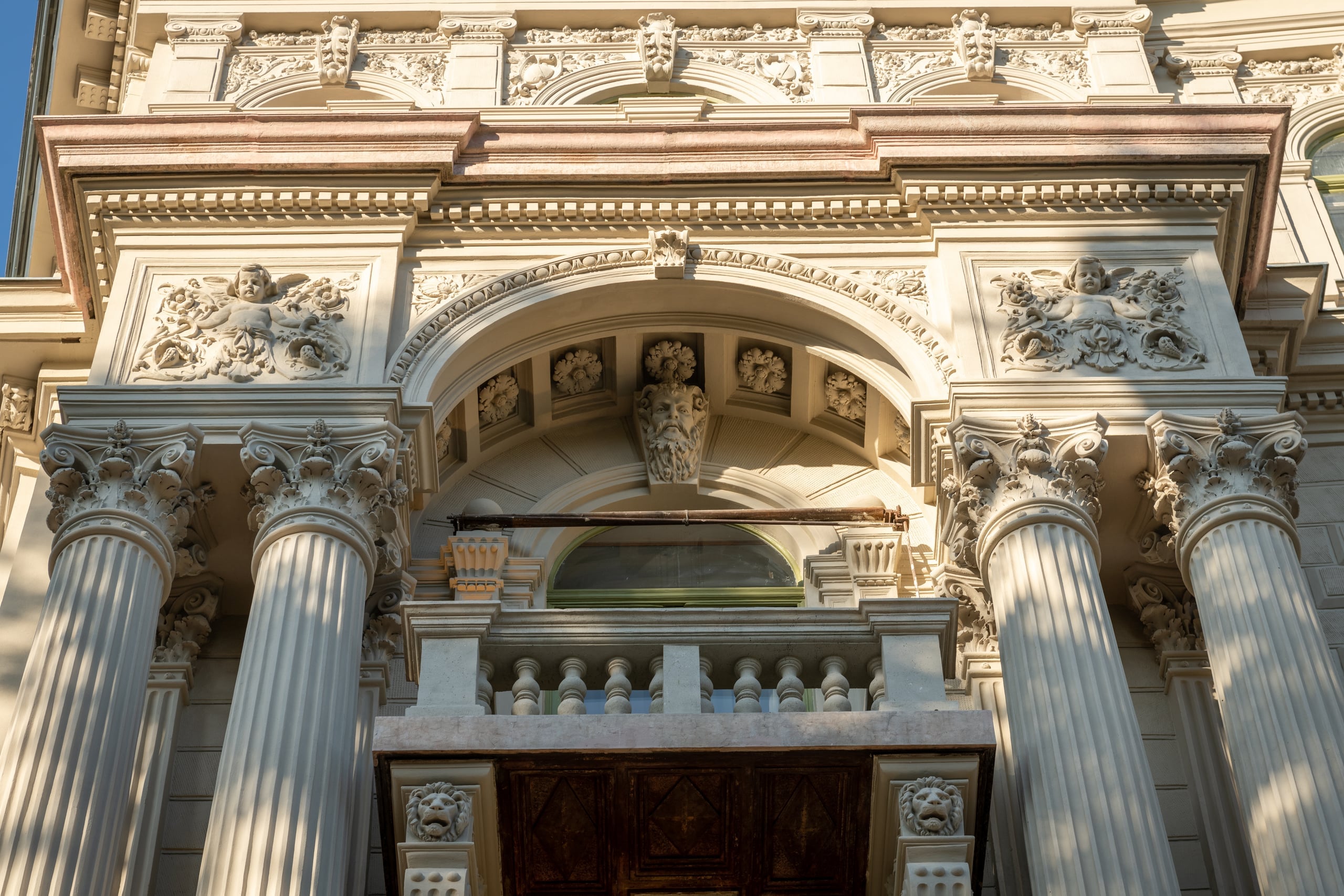 Hübner Udvar - Entrance area