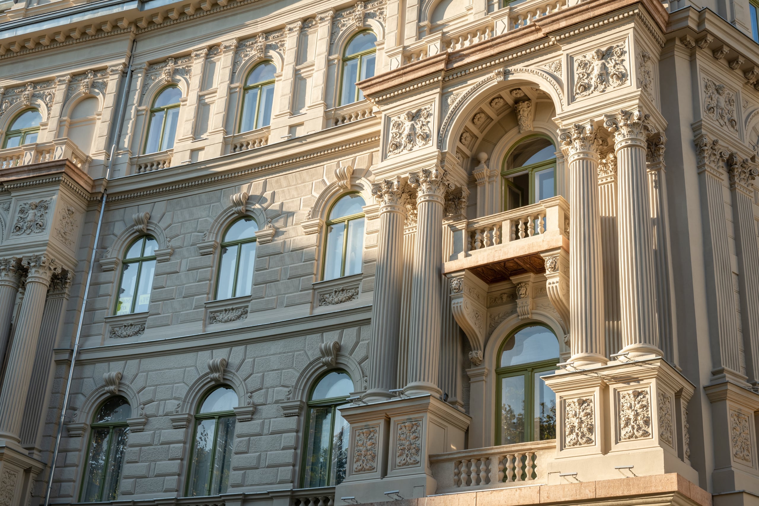 Hübner Udvar - Building entrance